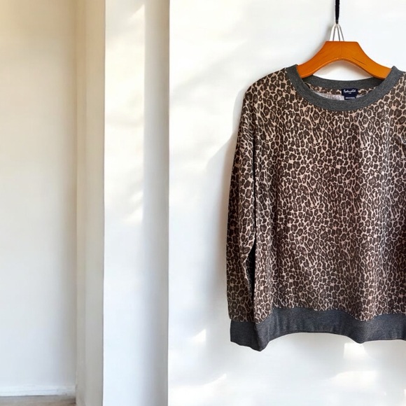 Splendid leopard print crew neck long sleeve top , Size Large ( b3) - Picture 2 of 9